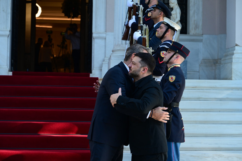 [382084] ΣΥΝΑΝΤΗΣΗ ΤΟΥ ΠΡΩΘΥΠΟΥΡΓΟΥ ΚΥΡΙΑΚΟΥ ΜΗΤΣΟΤΑΚΗ ΜΕ ΤΟΝ ΠΡΟΕΔΡΟ ΤΗΣ ΟΥΚΡΑΝΙΑΣ VOLODYMYR ZELENSKYY (ΤΑΤΙΑΝΑ ΜΠΟΛΑΡΗ/EUROKINISSI)
