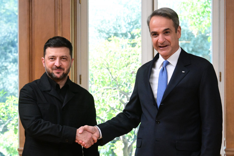 [382084] ΣΥΝΑΝΤΗΣΗ ΤΟΥ ΠΡΩΘΥΠΟΥΡΓΟΥ ΚΥΡΙΑΚΟΥ ΜΗΤΣΟΤΑΚΗ ΜΕ ΤΟΝ ΠΡΟΕΔΡΟ ΤΗΣ ΟΥΚΡΑΝΙΑΣ VOLODYMYR ZELENSKYY (ΤΑΤΙΑΝΑ ΜΠΟΛΑΡΗ/EUROKINISSI)