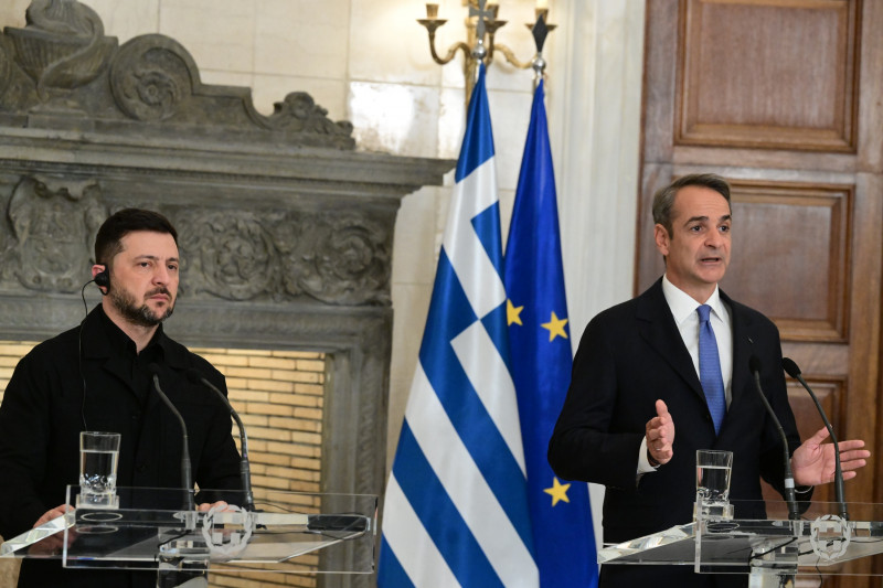 [382084] ΣΥΝΑΝΤΗΣΗ ΤΟΥ ΠΡΩΘΥΠΟΥΡΓΟΥ ΚΥΡΙΑΚΟΥ ΜΗΤΣΟΤΑΚΗ ΜΕ ΤΟΝ ΠΡΟΕΔΡΟ ΤΗΣ ΟΥΚΡΑΝΙΑΣ VOLODYMYR ZELENSKYY (ΤΑΤΙΑΝΑ ΜΠΟΛΑΡΗ/EUROKINISSI)