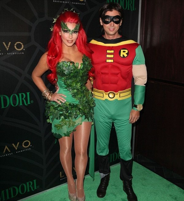 Οι καμπύλες κάνουν …πάρτι στο κορμί της Kim Kardashian!