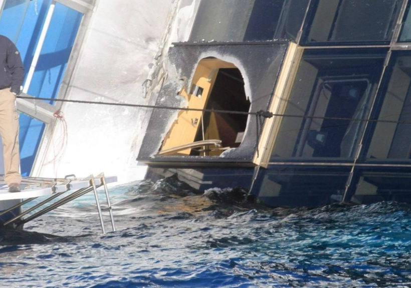 Ελεύθερος ο καπετάνιος του Costa Concordia