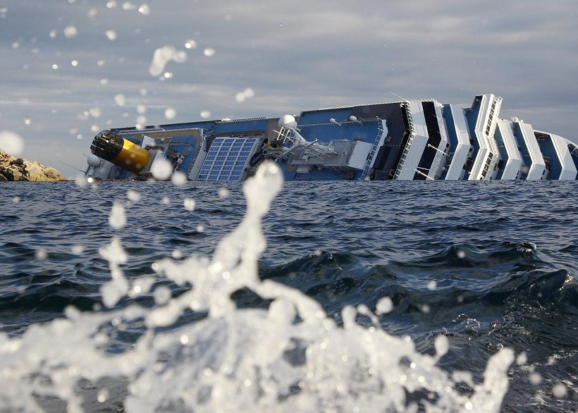 Ελεύθερος ο καπετάνιος του Costa Concordia