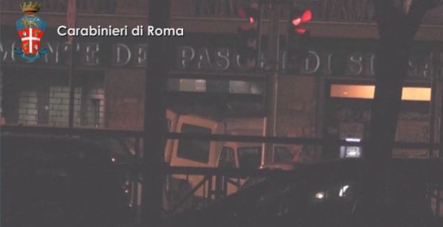 Ληστεία τράπεζας on camera  