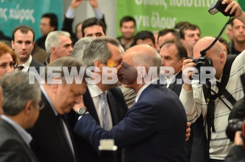 Μάχη για τις υπογραφές στο ΠΑΣΟΚ