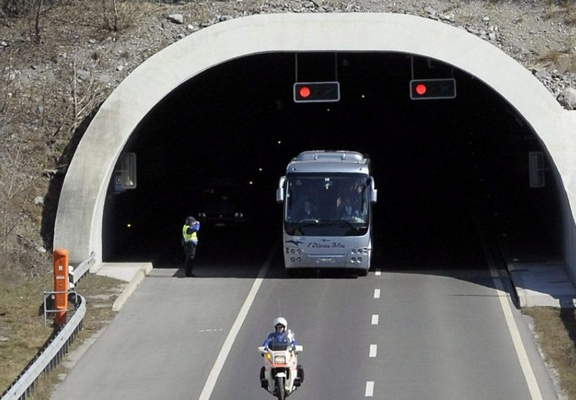 Οι 22 μικροί μαθητές  που σκοτώθηκαν στο τούνελ