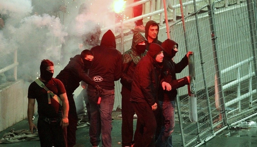 Νέες φωτογραφίες από τα επεισόδια στο ΟΑΚΑ