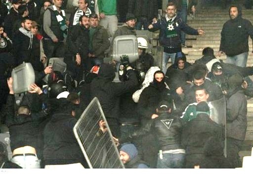 Νέες φωτογραφίες από τα επεισόδια στο ΟΑΚΑ