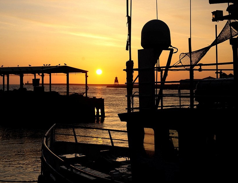 Οι Βρετανοί ξεχύθηκαν στις παραλίες 