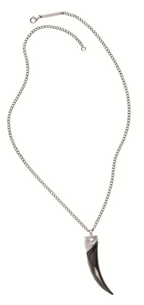 Ποιος είπε ότι οι άντρες δεν φοράνε Swarovski;