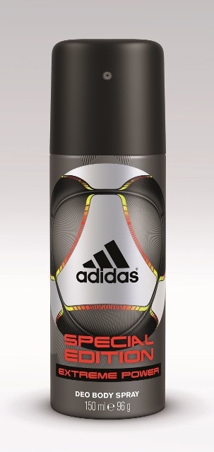 Μυρίζοντας... Adidas