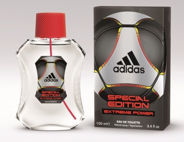 Μυρίζοντας... Adidas