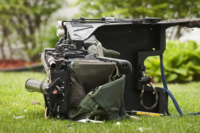Εικόνες από την πτώση αεροσκάφους σε κατοικημένη περιοχή 