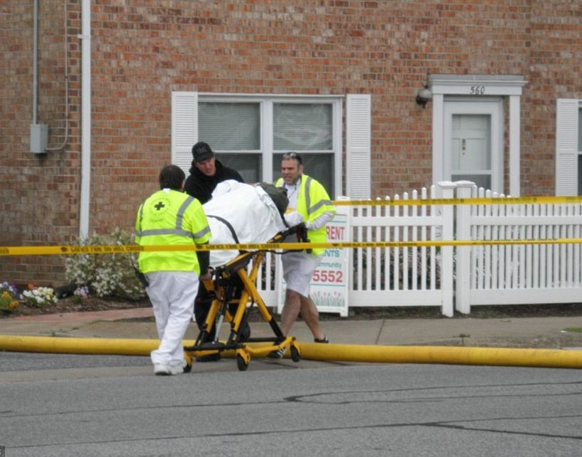 Εικόνες από την πτώση αεροσκάφους σε κατοικημένη περιοχή 