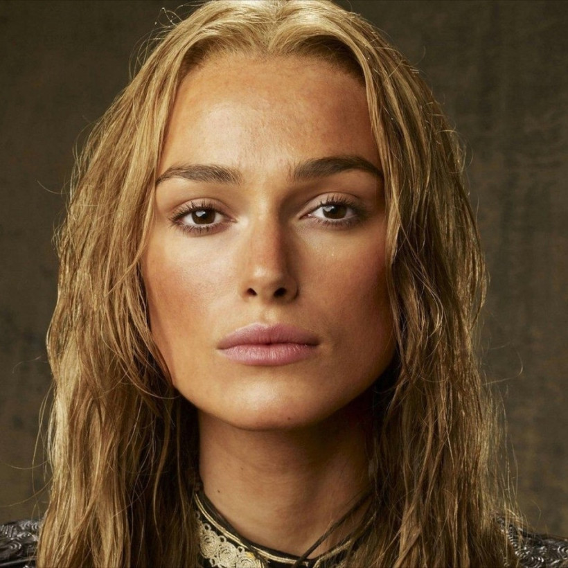 Η Keira Knightley δεν ντρέπεται να πετάξει τα ρούχα της (κι άλλα 11 πράγματα που πρέπει να ξέρουμε γι' αυτήν)