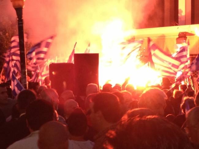 Έσπασαν το γραφείο του Κώστα Κατσαφάδου στον Πειραιά