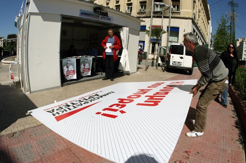 Στήνονται τα πρώτα εκλογικά κέντρα στην Αθήνα