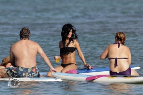 Η Rihanna στη Χαβάη, τα μάτια έξω…