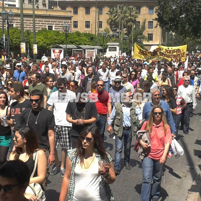 Σε εξέλιξη η πορεία ΓΣΕΕ και ΑΔΕΔΥ 