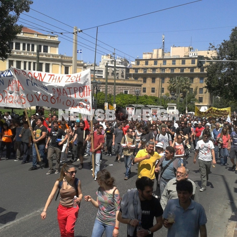 Σε εξέλιξη η πορεία ΓΣΕΕ και ΑΔΕΔΥ 