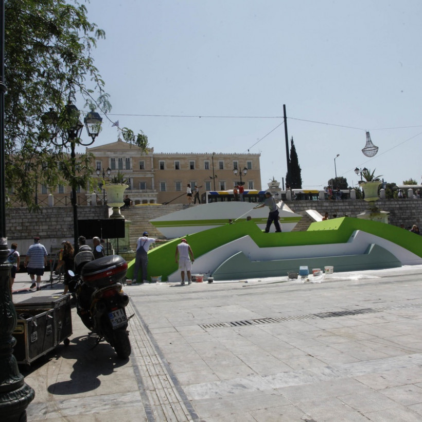 Εκλογές 2012: Απόψε η ομιλία Βενιζέλου - Προετοιμασίες στο Σύνταγμα