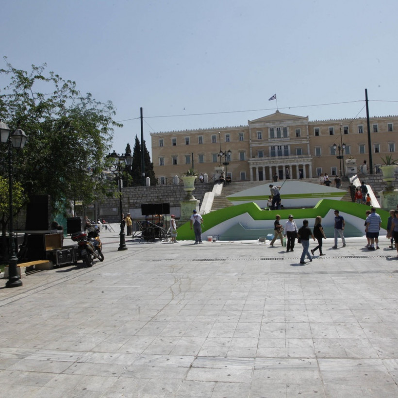 Εκλογές 2012: Απόψε η ομιλία Βενιζέλου - Προετοιμασίες στο Σύνταγμα