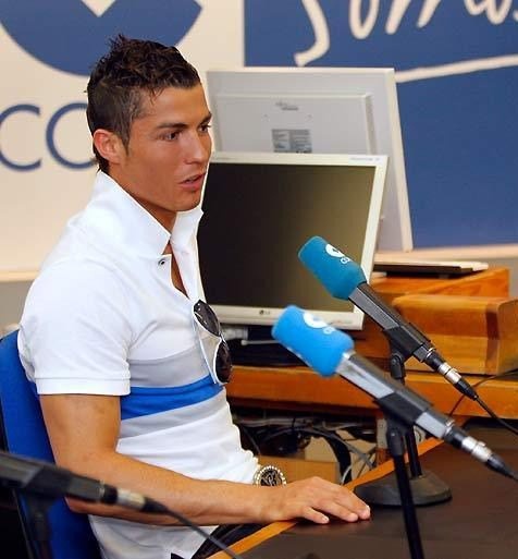 Η ιστορία του polo shirt, από τους Πέρσες ευγενείς, στον Rene Lacoste και τον σημερινό... κάγκουρα με τον σηκωμένο γιακά!