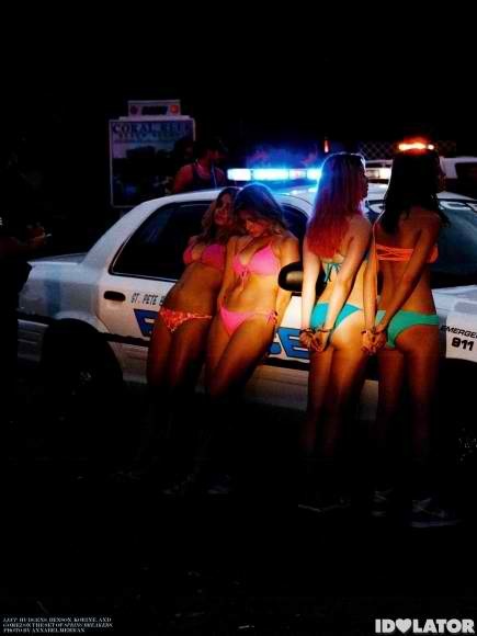 H Selena Gomez και οι λολίτες φίλες της σε... προκλητικό Spring Break