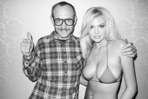 Kate Upton: Αυτή η σεξοβόμβα χορεύει μόνο για τους άντρες!