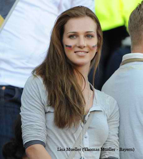 Γυναίκες ποδοσφαιριστών της Bayern - Γυναίκες ποδοσφαιριστών της Chelsea: Ο τελικός κρίθηκε στα σουτιέν!