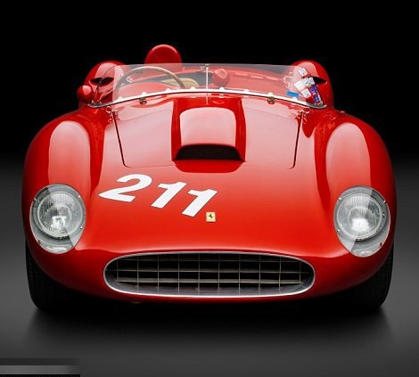 -Πόσο πάει η Ferrari αφεντικό; -Πέντε εκατομμύρια! Να την αφήσω;