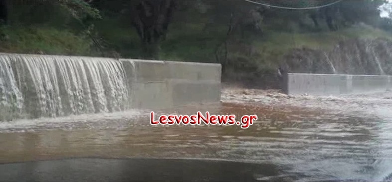 «Πνίγηκε» η Λέσβος από τις καταιγίδες (ΦΩΤΟ - ΒΙΝΤΕΟ)
