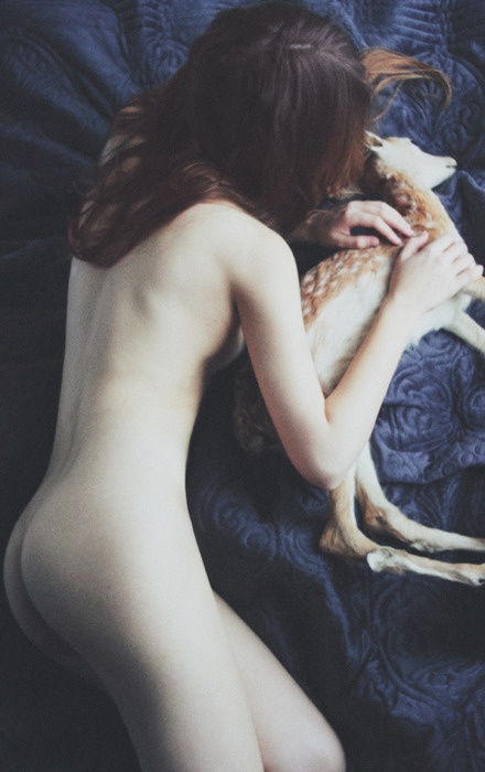 Erotica: #237. Το ελαφάκι