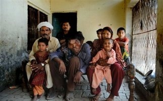 Φωτογραφίες σοκ: Ο καλός γίγαντας που ψάχνει τον έρωτα