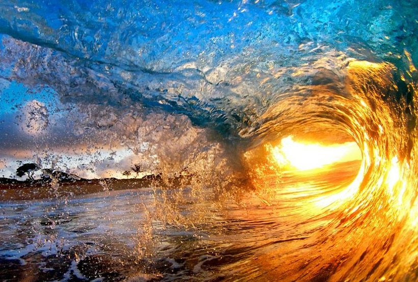 Οι πιο εντυπωσιακές φωτογραφίες με κύματα που έχετε δει!