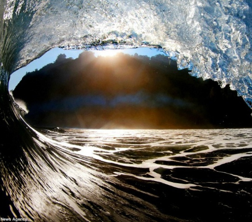 Οι πιο εντυπωσιακές φωτογραφίες με κύματα που έχετε δει!