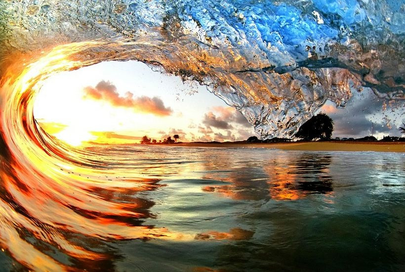 Οι πιο εντυπωσιακές φωτογραφίες με κύματα που έχετε δει!