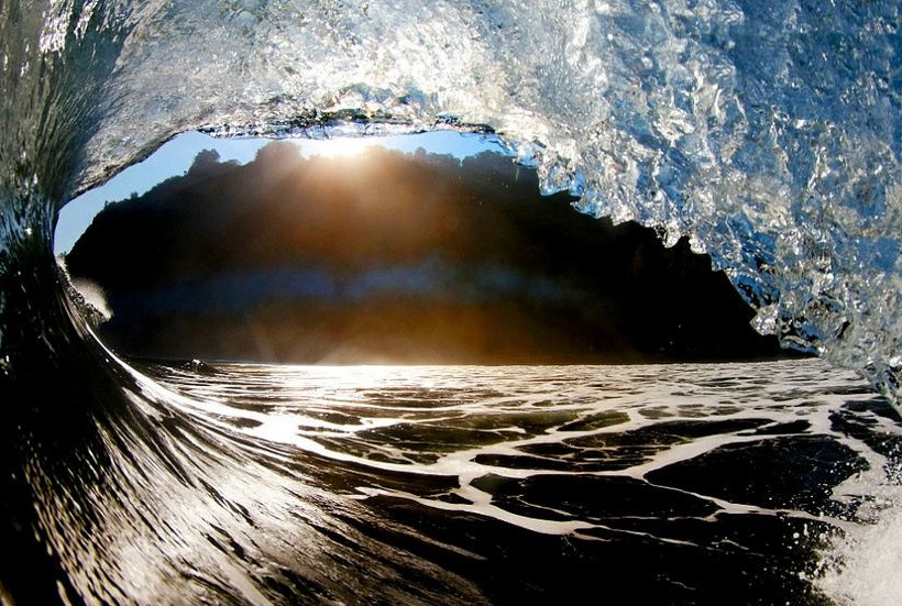 Οι πιο εντυπωσιακές φωτογραφίες με κύματα που έχετε δει!