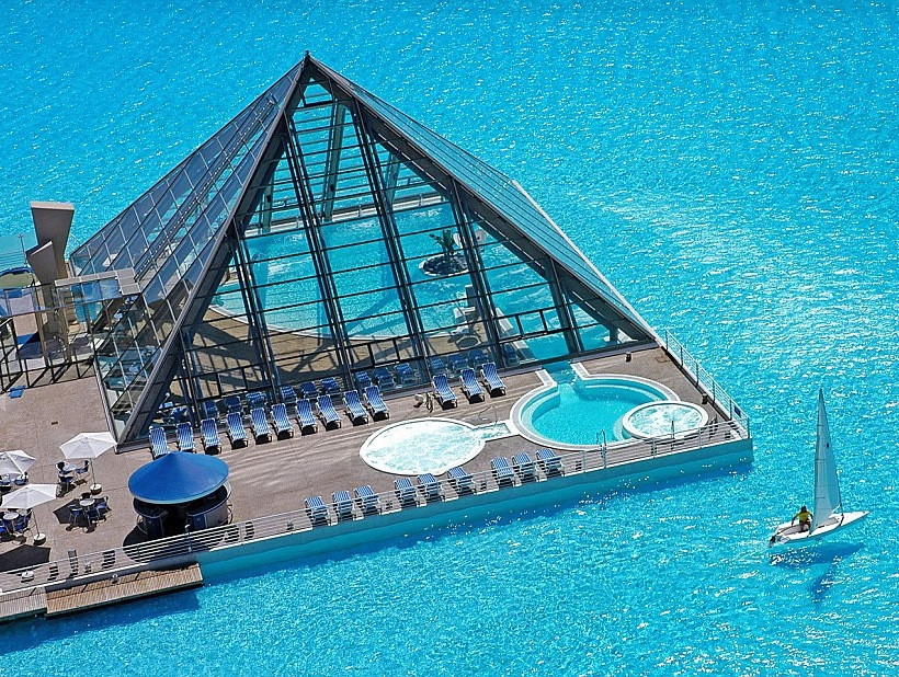 Απίστευτες φωτό: Δείτε πώς είναι η μεγαλύτερη πισίνα του κόσμου