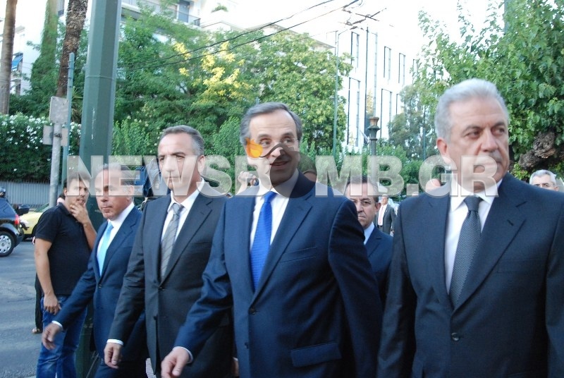 Α. Σαμαράς: «Μείωση 30% στους μισθούς των υπουργών από σήμερα» (φωτό)