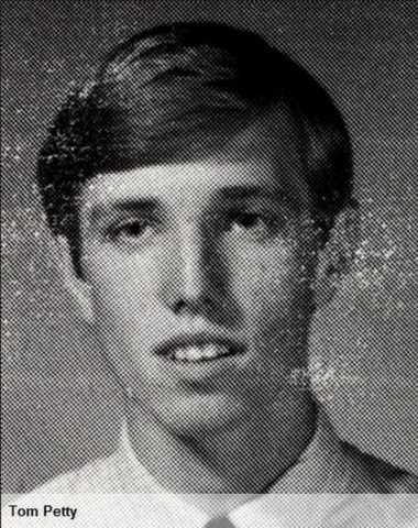 Δείτε σχολικές φωτογραφίες καλλιτεχνών 