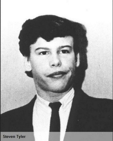 Δείτε σχολικές φωτογραφίες καλλιτεχνών 