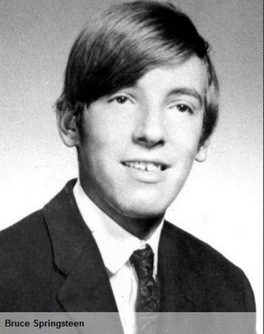 Δείτε σχολικές φωτογραφίες καλλιτεχνών 