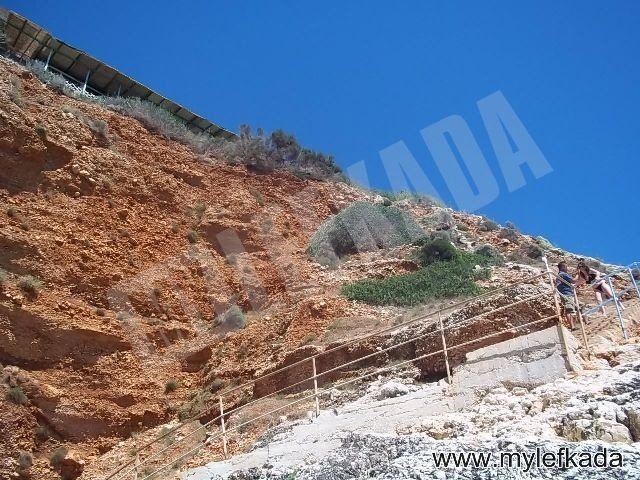 Αυτοκίνητο έπεσε στη θάλασσα στο Πόρτο Κατσίκι! (ΦΩΤΟ)