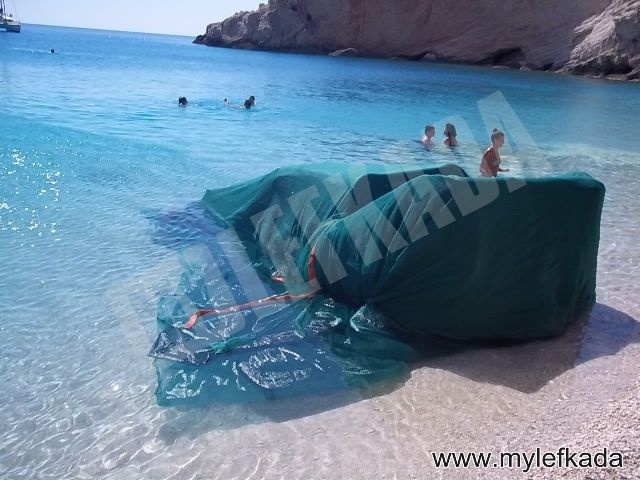 Αυτοκίνητο έπεσε στη θάλασσα στο Πόρτο Κατσίκι! (ΦΩΤΟ)