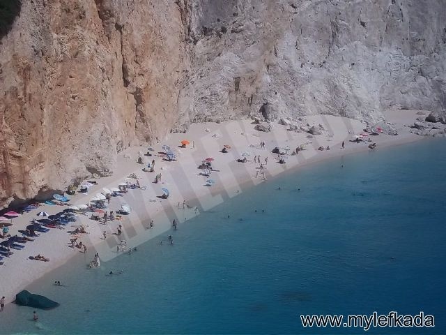 Αυτοκίνητο έπεσε στη θάλασσα στο Πόρτο Κατσίκι! (ΦΩΤΟ)