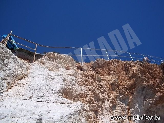 Αυτοκίνητο έπεσε στη θάλασσα στο Πόρτο Κατσίκι! (ΦΩΤΟ)