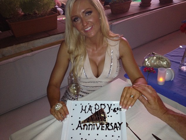 Τουρκία: Σερβιτόρος έκανε... φλαμπέ οικογένεια τουριστών (pics)