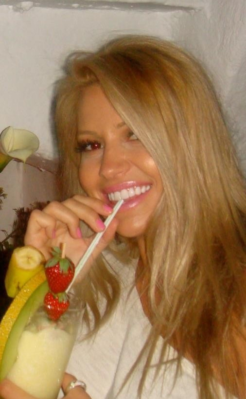 Η Ελληνίδα Πάμελα Άντερσον! (pics)