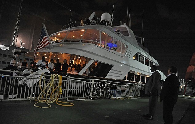 Πάρτι-έκπληξη για την εντυπωσιακή Τζένιφερ Λόπεζ (pics)