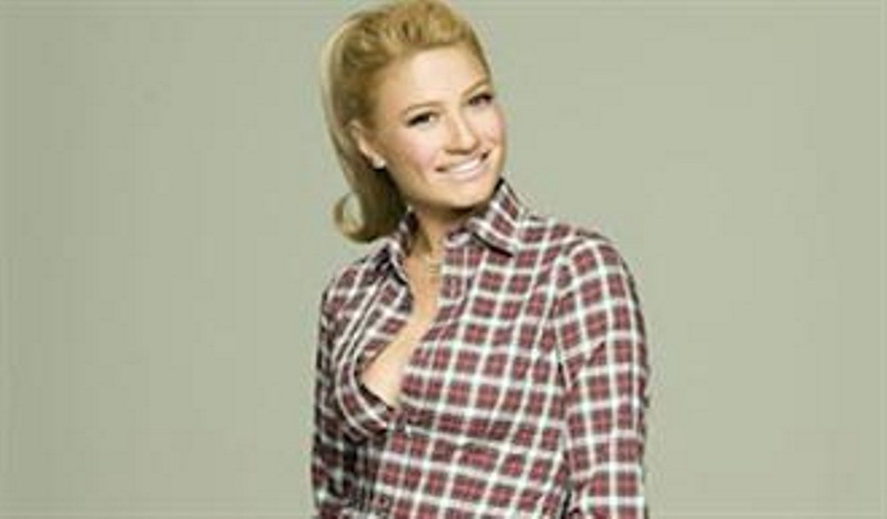 ΔΕΙΤΕ: Η σέξι σωσίας της Φαίης Σκορδά!